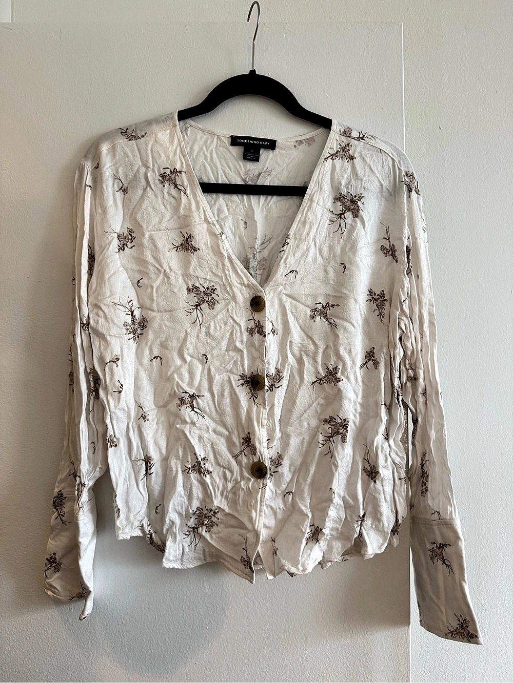 Something Navy - White & Brown Floral, Tortoise Buttoned Front Blouse; Size Smal